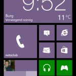 Homescreen mit HTC-Uhr
