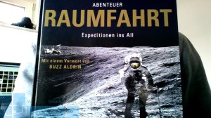 Mit der Kamera aufgenommenes Bild bei Innenlicht